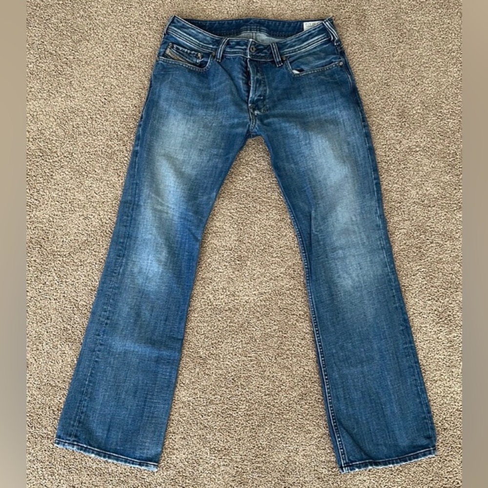 Diesel Zatiny Men’s 32x32 slim fit, low rise, bootcut, button-fly jeans
